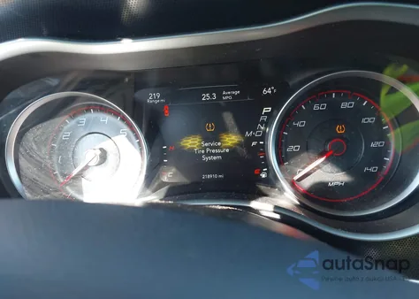 2016 Dodge Charger Sxt z USA, uszkodzony, nr VIN 2C3CDXHGXGH241635